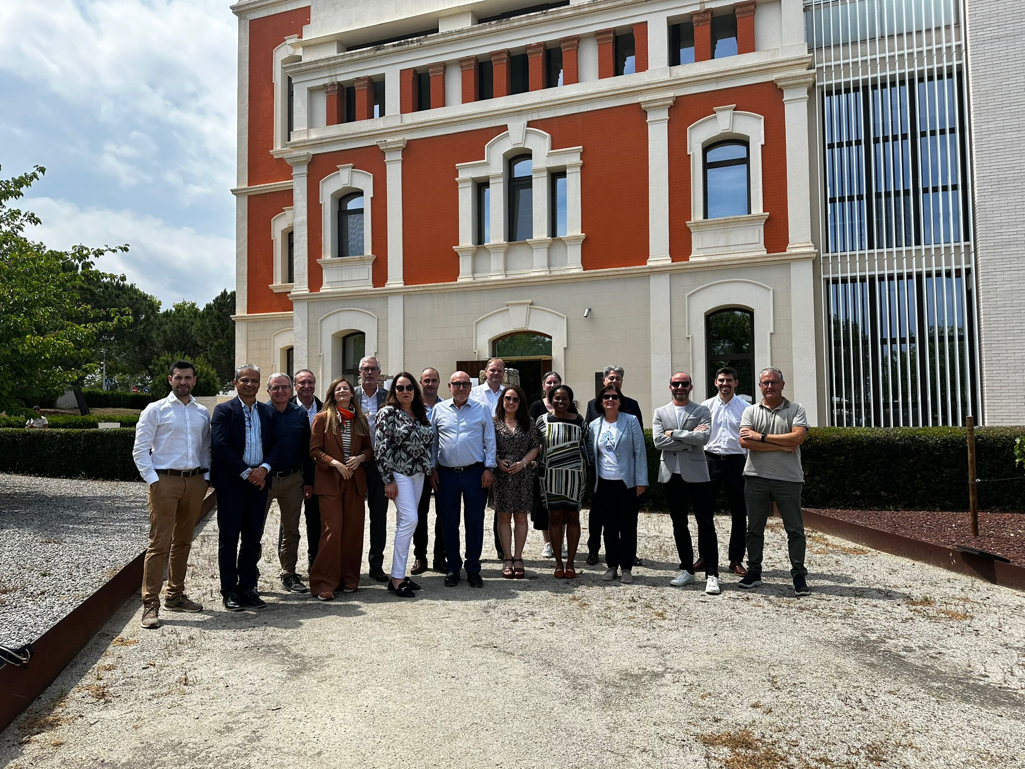SAB-Almendrave participa en un encuentro con una delegación de la Almond Board de California