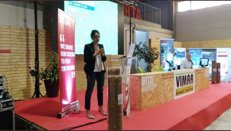 Dª. Minda Tabuyo durante la XI Jornada del Almendro